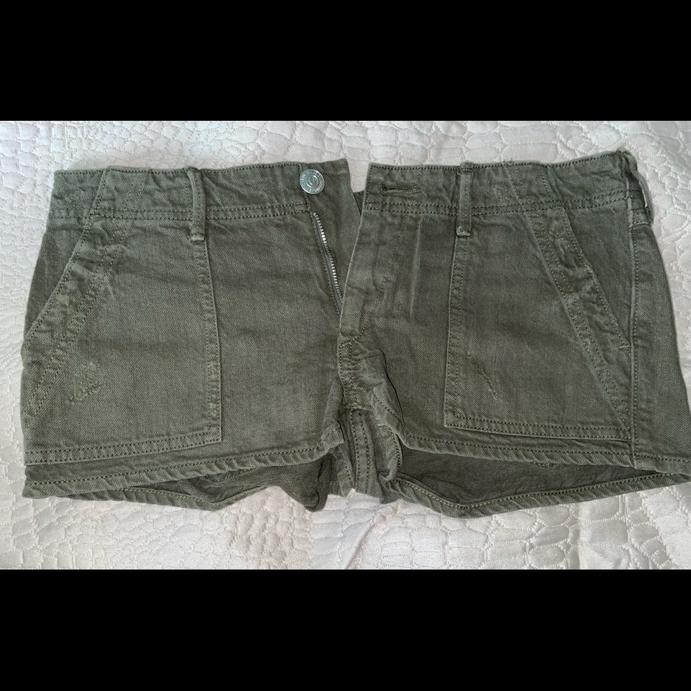 Women’s size 28 true religion shorts